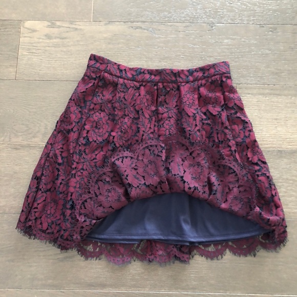Maroon Banana Republic Lace boxed Pleated Skrt 10 - Picture 3 of 11